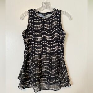 NWOT Simply Vera Vera Wang Black and Cream Sleeveless Peplum Top